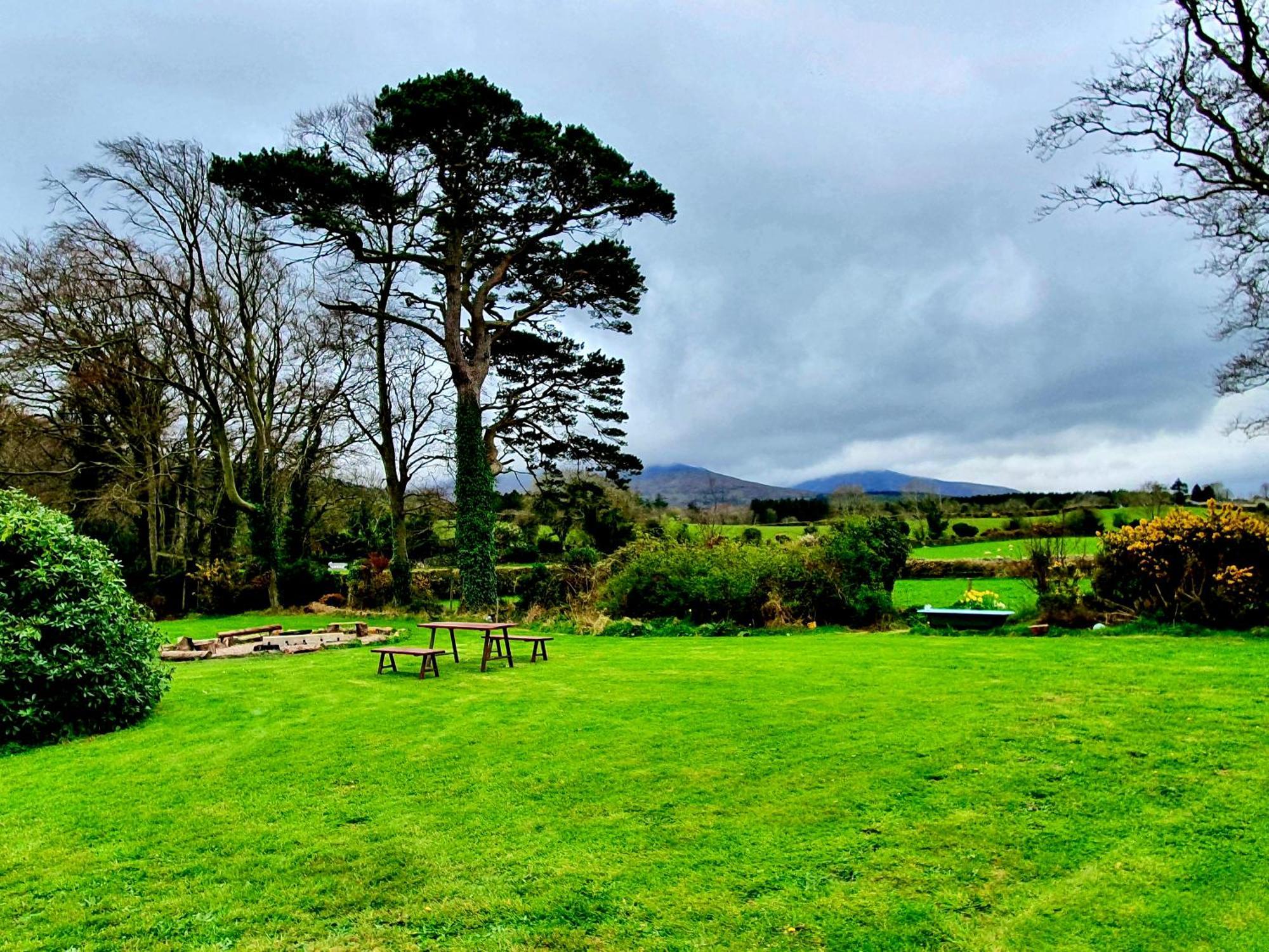 Bryansford Cottage エクステリア 写真