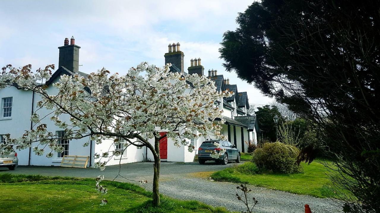 Bryansford Cottage エクステリア 写真